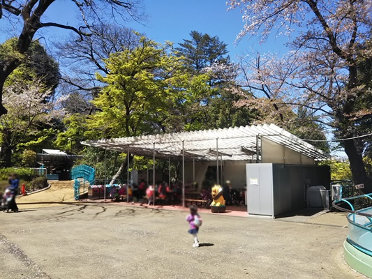 野毛山動物園休憩コーナー